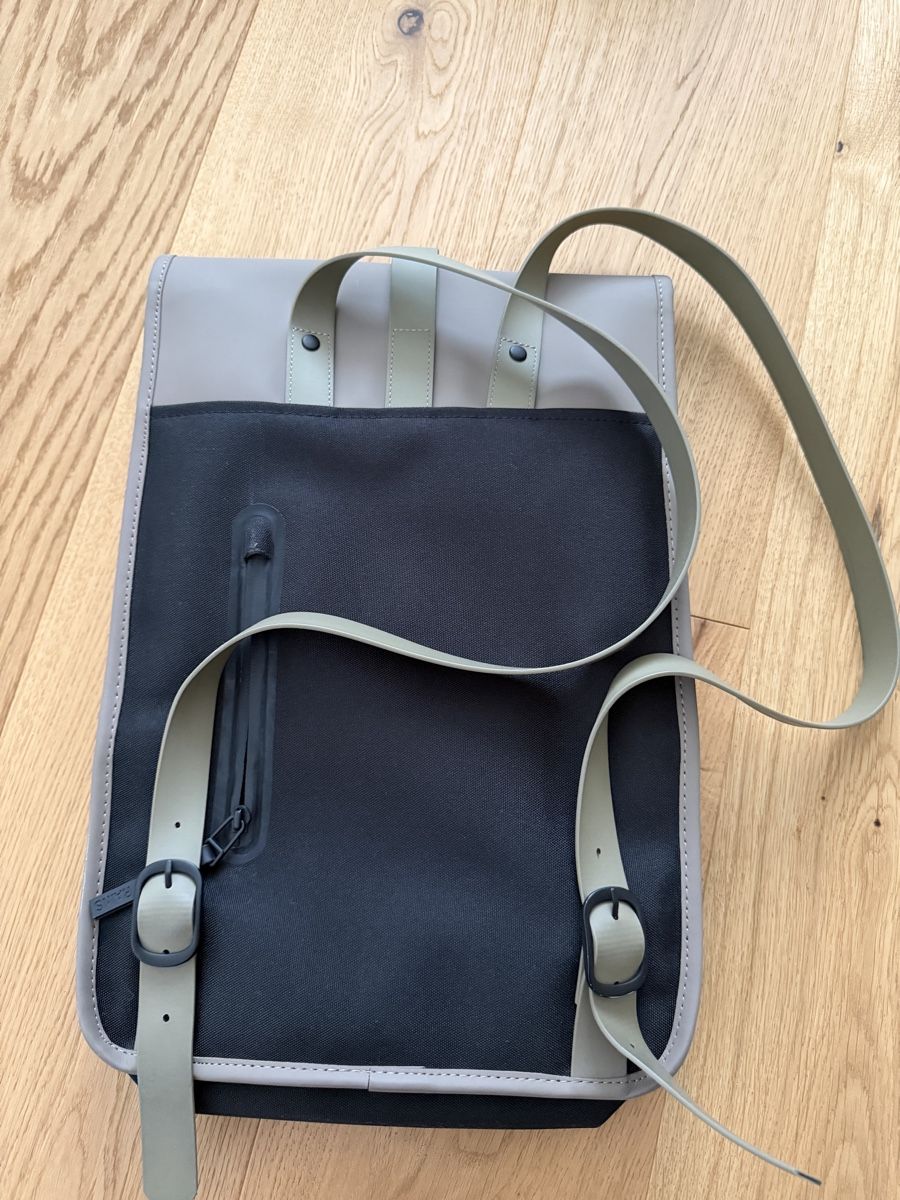 Rains Zaini: Rains  - Tagesrucksack grau – Usato da Wangen b. Olten venduto da esma010 2