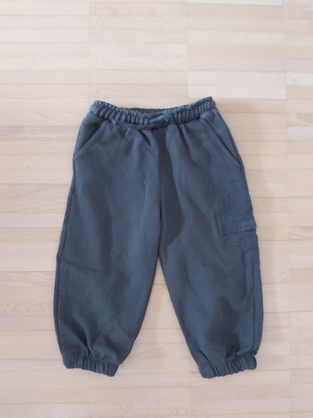 Zara Pantaloni: Hose Zara Grösse 86 – Usato da Frauenfeld venduto da mariom02