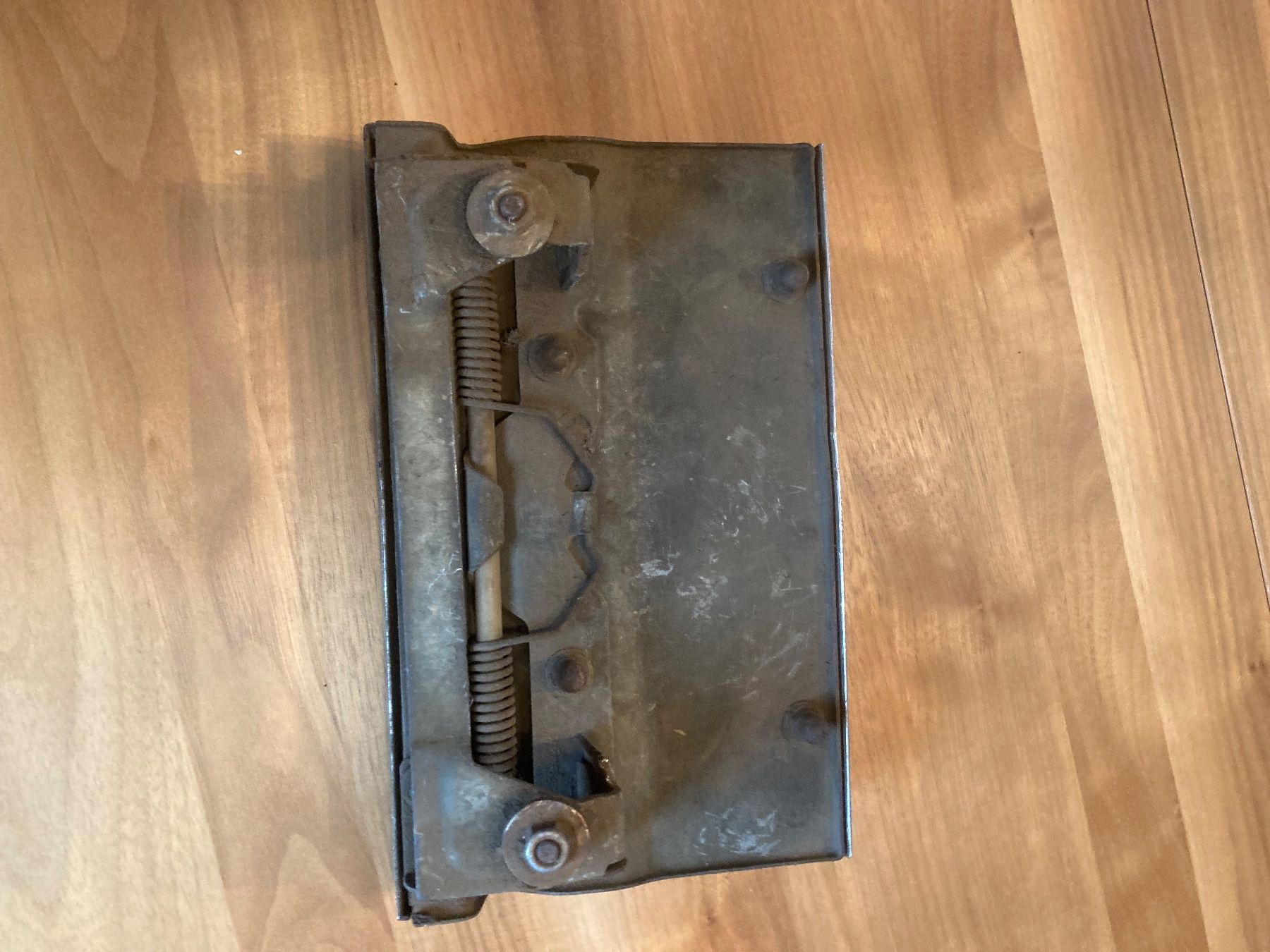 Lincoln Alle Autoersatzteile: Oldtimer Lincoln Mercury Tankdeckelklappe Heckstossstange – Gebraucht aus Dintikon von roed 2