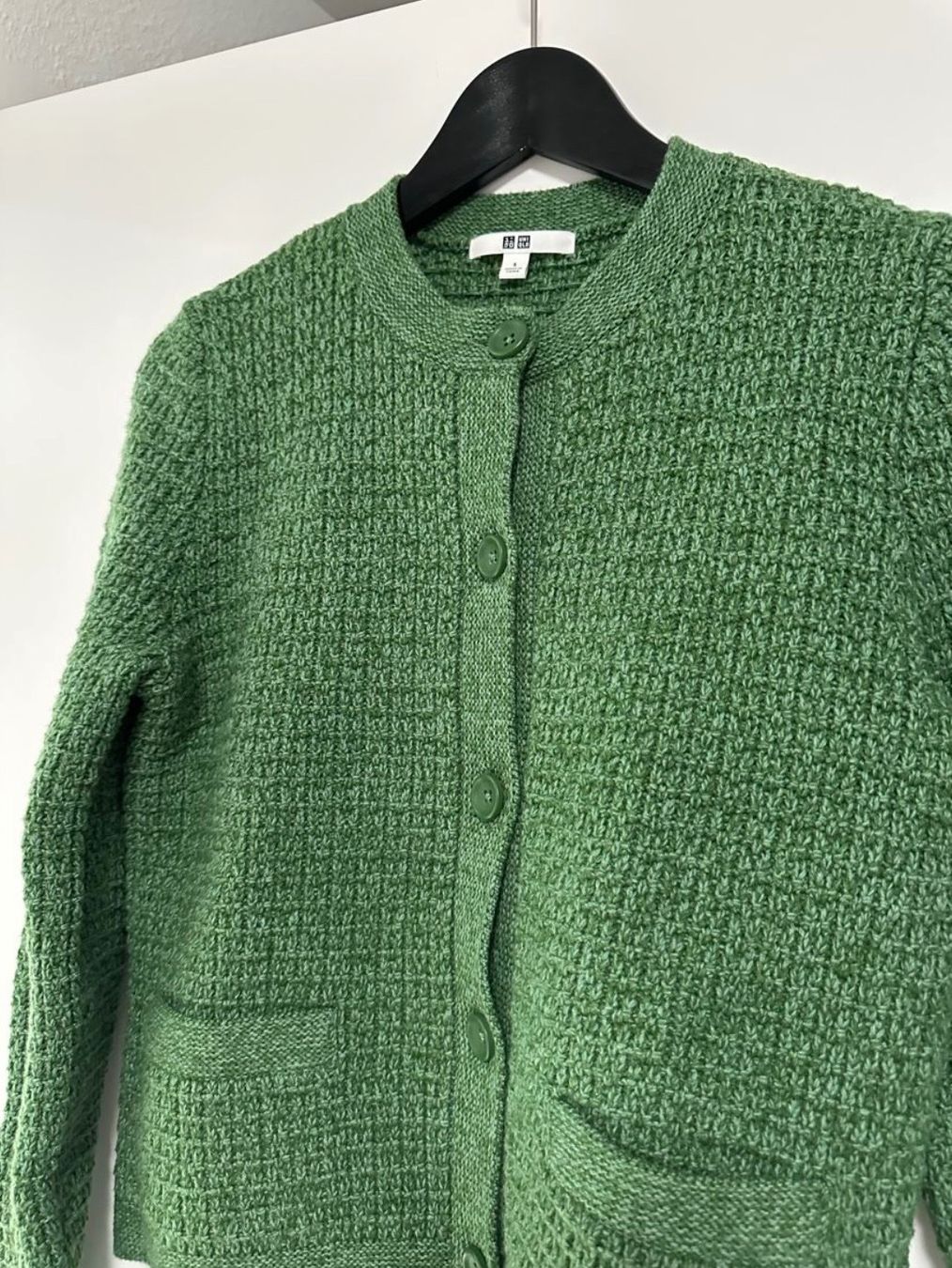 Uniqlo Giacche: UNIQLO Strickjacke Gr. S Grün – Nuovo (secondo la descrizione) da Langenthal venduto da vik_v5ml 1
