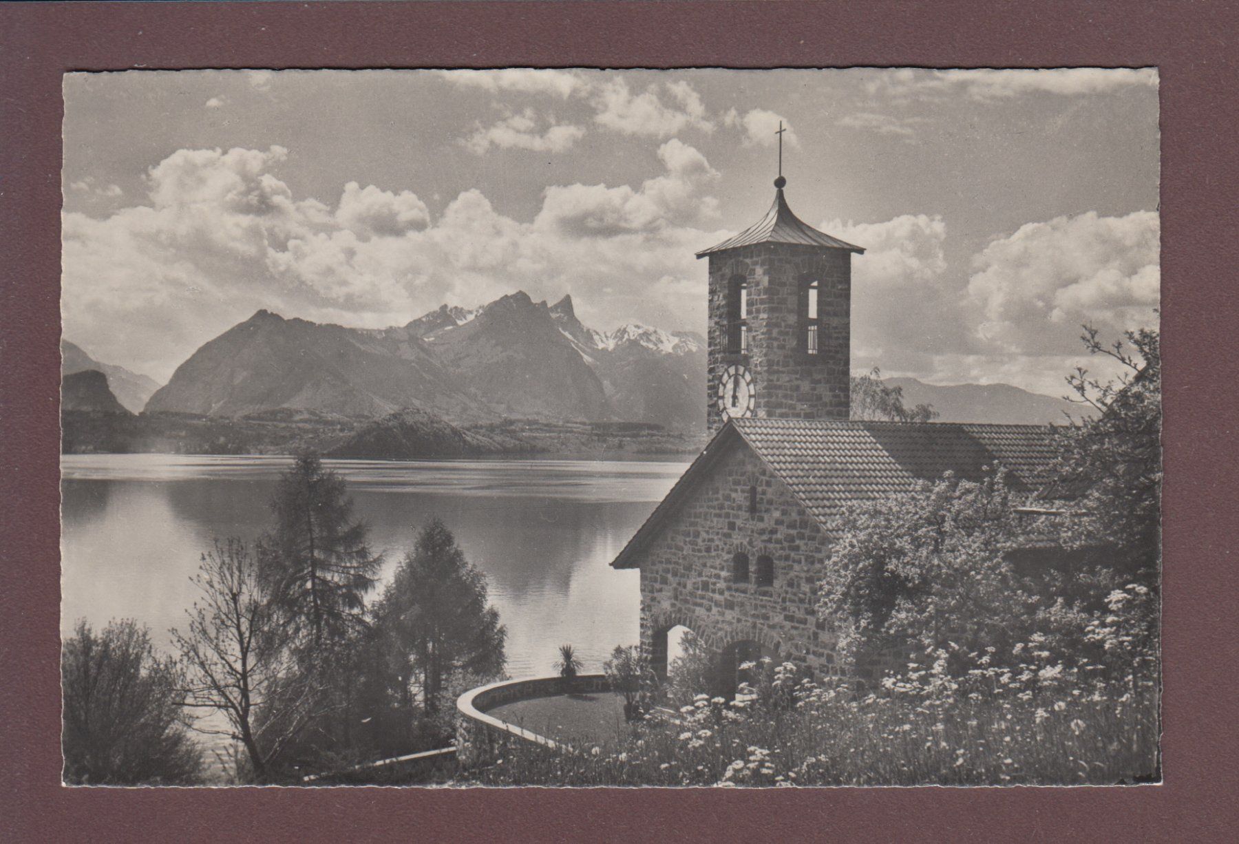 Cartoline postali: MERLIGEN - Kirche - Stockhorn – Usato da Pully venduto da nicecards