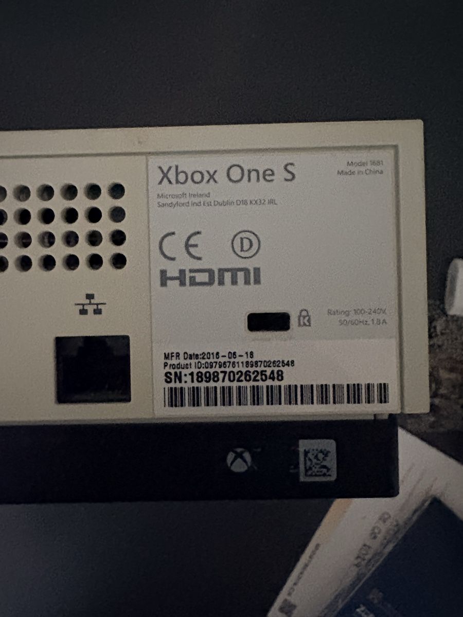 Microsoft Consoles: Xbox One S Konsole mit Controller gebraucht – D'occasion à Winkel par umevolume 2