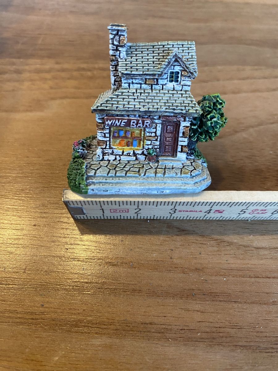 Spielzeuge: Miniatur Modellhaus Wine Bar – Gebraucht aus zürich von skychef 4