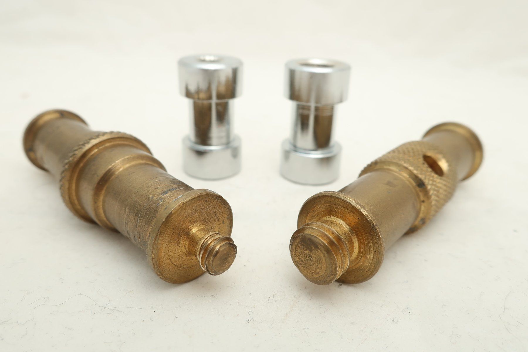 Manfrotto Treppiedi & Teste: 4 Stk original Manfrotto Spigot Adapter 1/4" & 3/8" – Usato da Zürich venduto da dnk_nrd8 1