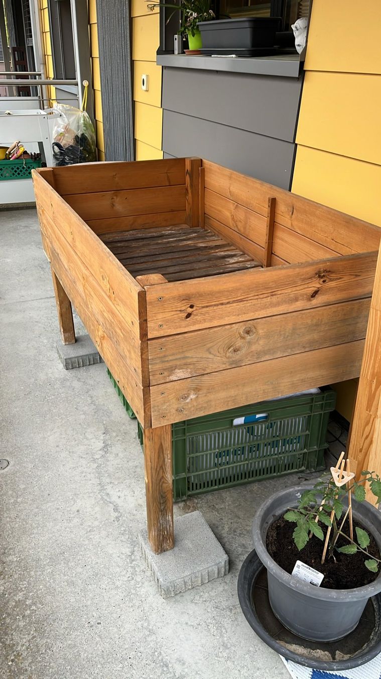 Hochbeet aus Holz, ideal für den Garten oder Balkon! (Gebraucht) in Studen SZ für CHF 99 – nur Abholung auf Ricardo kaufen