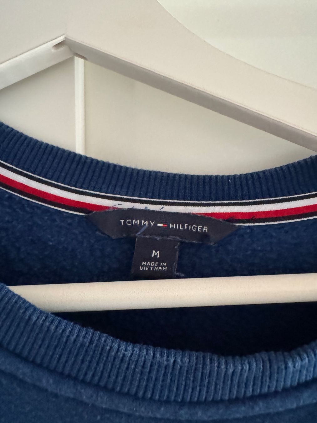 Tommy Hilfiger Pulls & Sweat-shirts: Tommy Hilfiger Pullover Blau Grösse M – D'occasion à Teufen AR par chi_h55m 1
