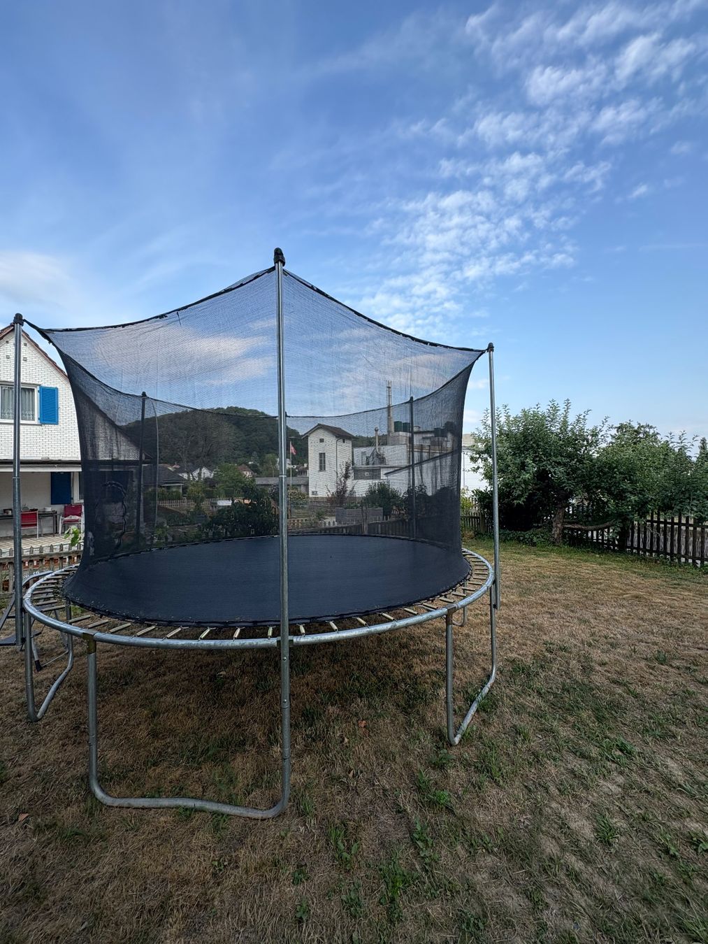 Trampoline: Großes Trampolin mit Leiter – Gebraucht aus Othmarsingen von shi_z6zz 1