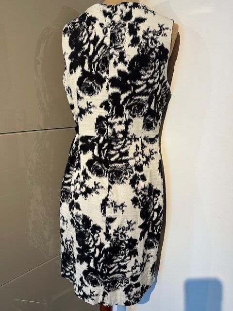 Kleider: Sommerkleid Blumenmuster schwarz weiss Gr. 40 – Gebraucht aus Hindelbank von vey_t 3
