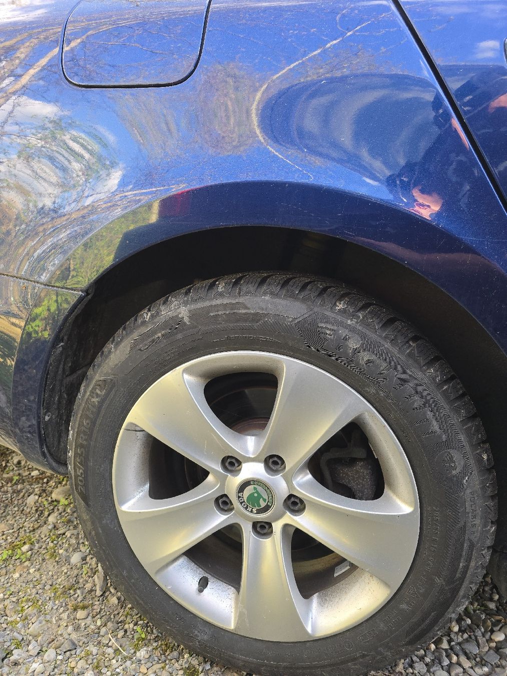 Skoda Automobili: Skoda Superb Kombi dunkelblau – Difettoso da Schönholzerswilen venduto da Wijocknas 7