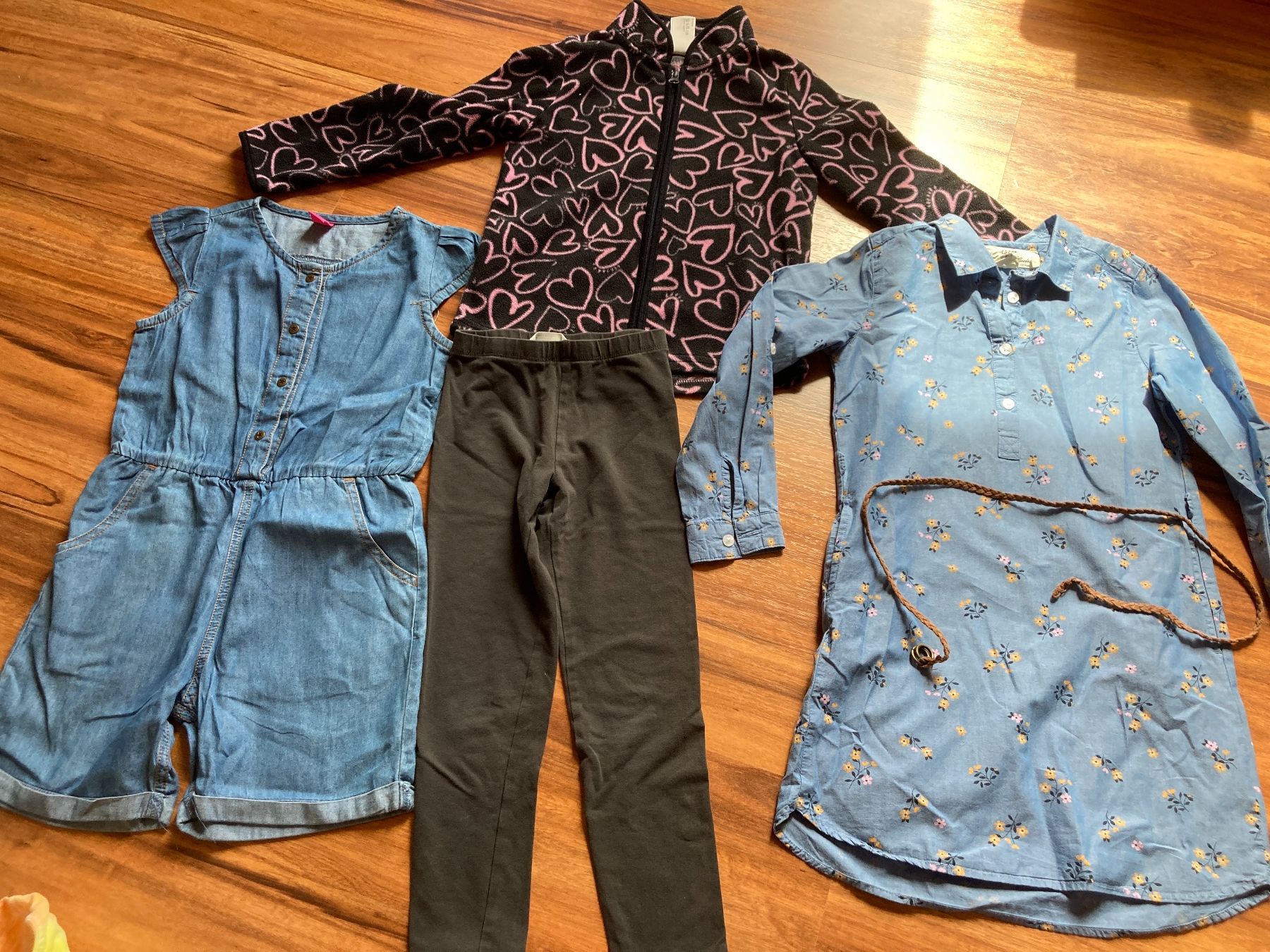 Lotti & Set di vestiti: Kleiderpaket 116 – Usato da Ebnat-Kappel venduto da Polo011