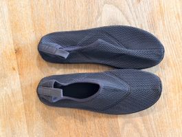 Chaussures de plage gris taille 38-39 bon état