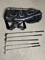 5 Golfschläger mit Nike Tasche