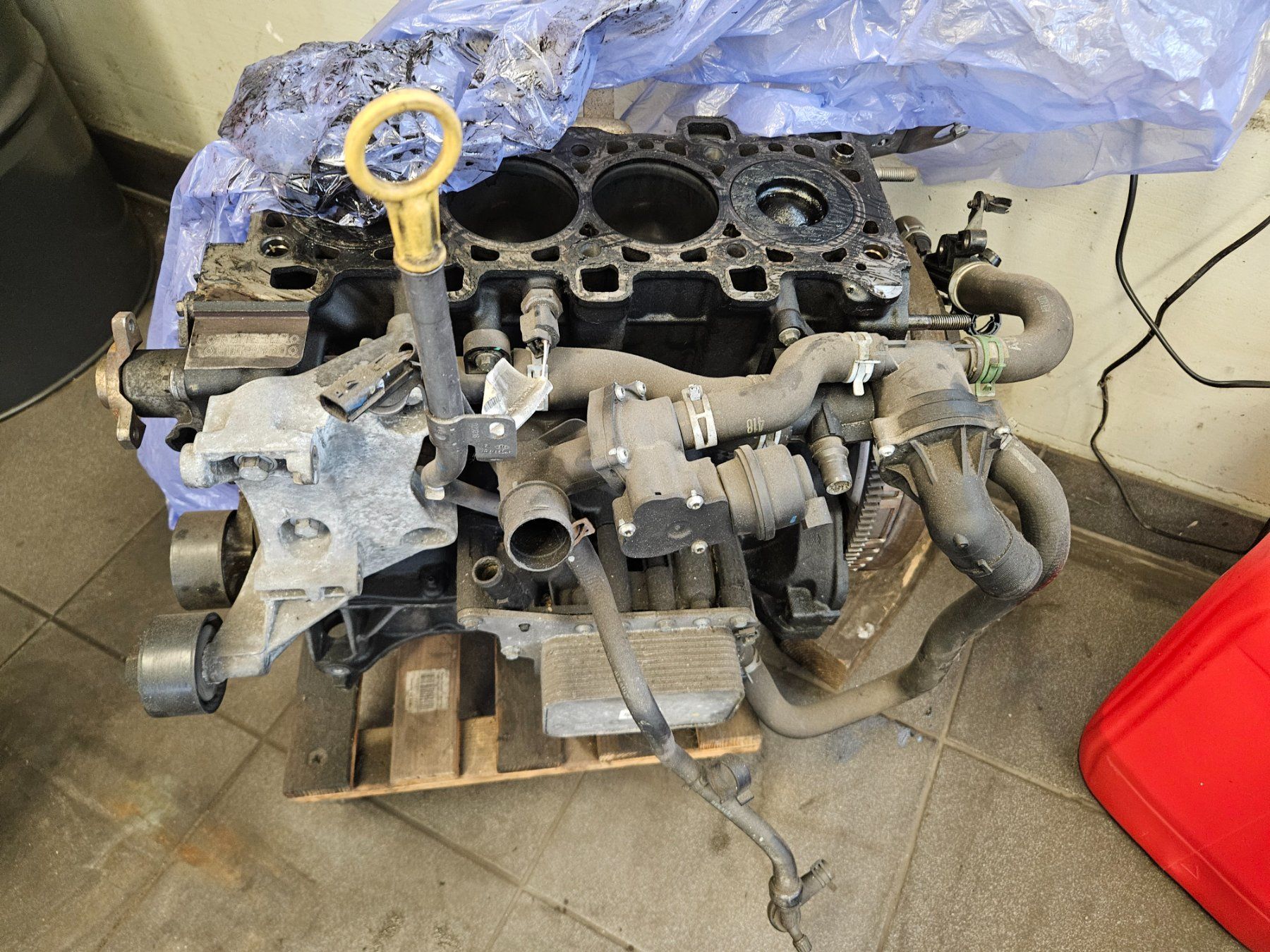 Tutti pezzi di ricambio auto: Renault Espace Motor – Usato da Wiezikon b. Sirnach venduto da sir_z92n 1