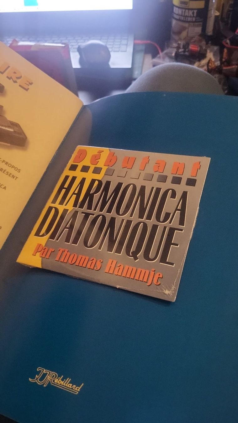 Libri: Méthode Harmonica Débutant, Thomas Hammje, en Français Neuf – Nuovo (secondo la descrizione) da Genève venduto da BruceKampbell 1