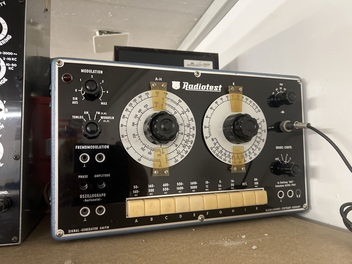 Mesurer: Altes Radiotest Messgerät – Défectueux à Steffisburg par gfell2