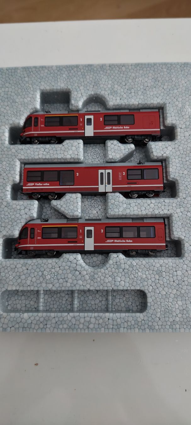 Kato Modelleisenbahnen: Kato ABe8/12 – Neu und originalverpackt aus Langnau i. E. von m.du 1