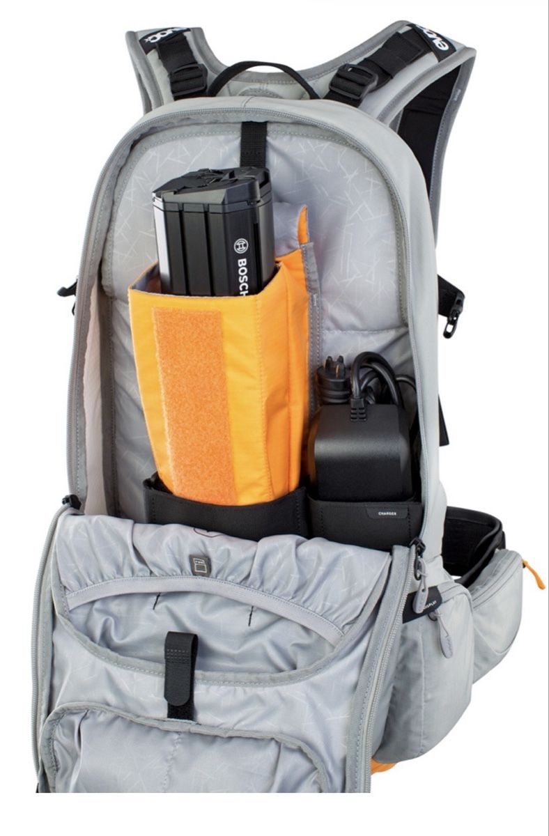 Evoc Zaini: EVOC Rucksack neuwertig – Usato da Rüti ZH venduto da gro_9f7f 1