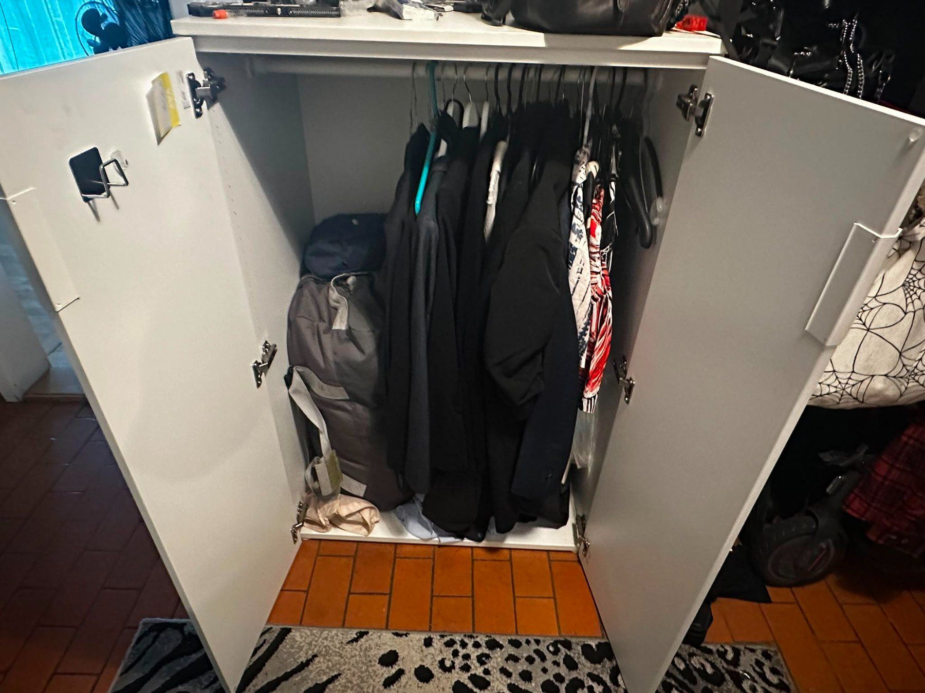 Ikea Guardaroba: Garderobenschrank - weiss – Usato da Ballwil venduto da Vielzocker 1