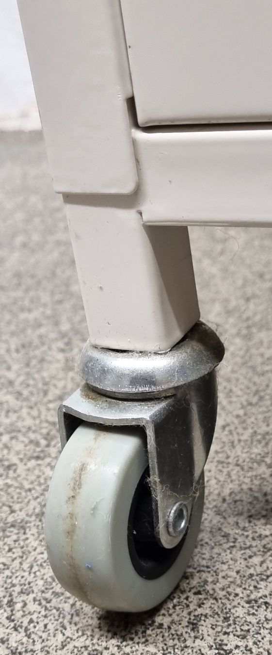 Ikea Armadi: IKEA PS Metallschrank  Rollcontainer Crèmeweiss – Usato da Bern venduto da ros_v7ry 5