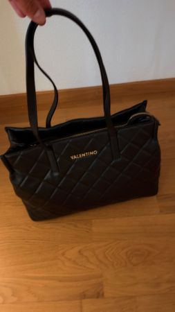 Valentino Tasche mit Fach für Tablet