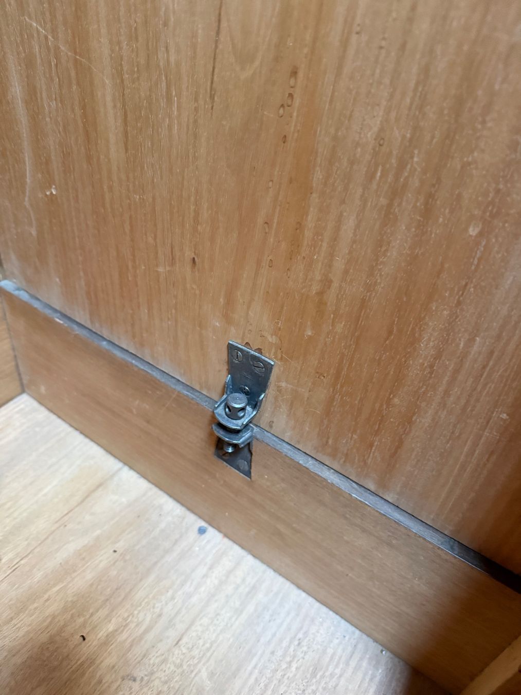 Schränke: Holzschrank – Gebraucht aus Balgach von ser_d5gt 5
