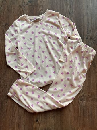 Schönes Pyjama Gr. 122/128, Neu