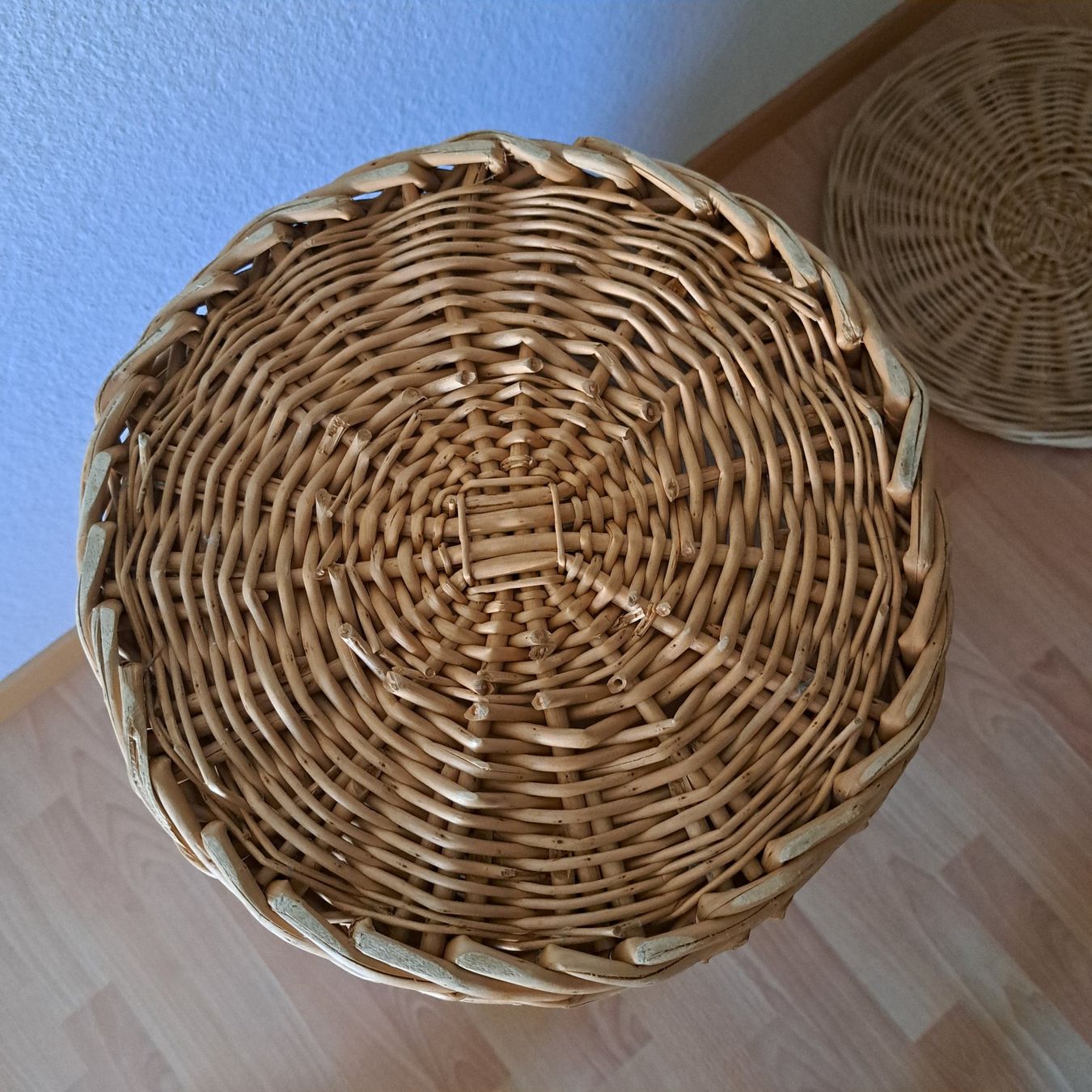 Wäschekörbe: Grosser, geflochtener Wäschekorb – Gebraucht aus Grüningen von Tappio 3
