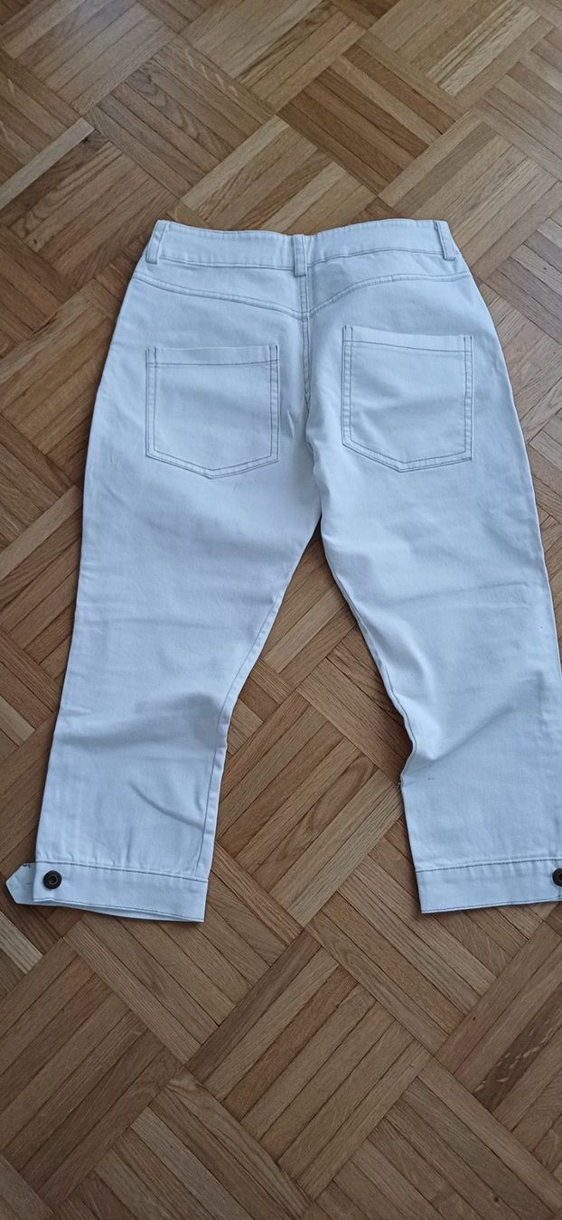 Jeans: White 3/4 legs jeans Size S/M – Usato da Dübendorf venduto da palemoon 1