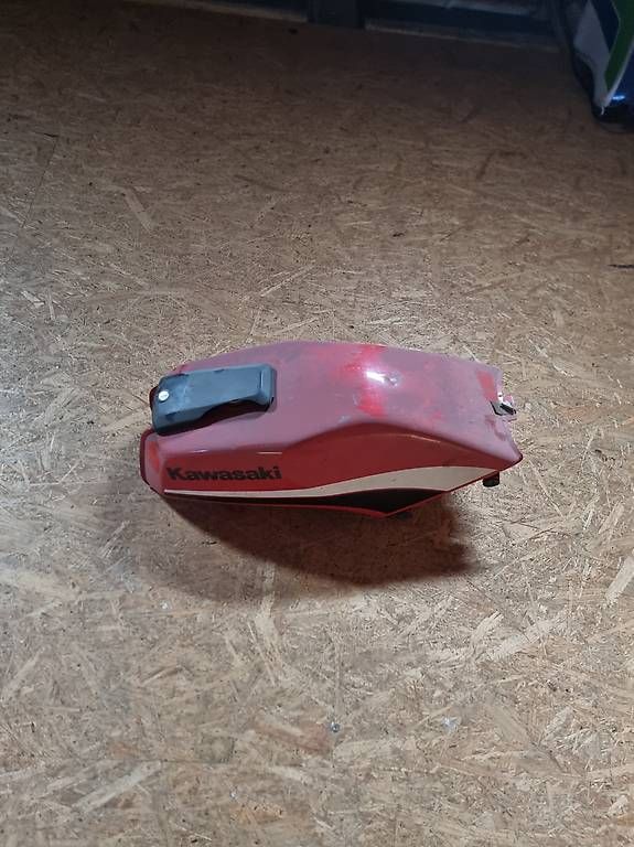 Accessori per altri veicoli: Tank AZ 125.   15 – Usato da Aedermannsdorf venduto da Automarkt