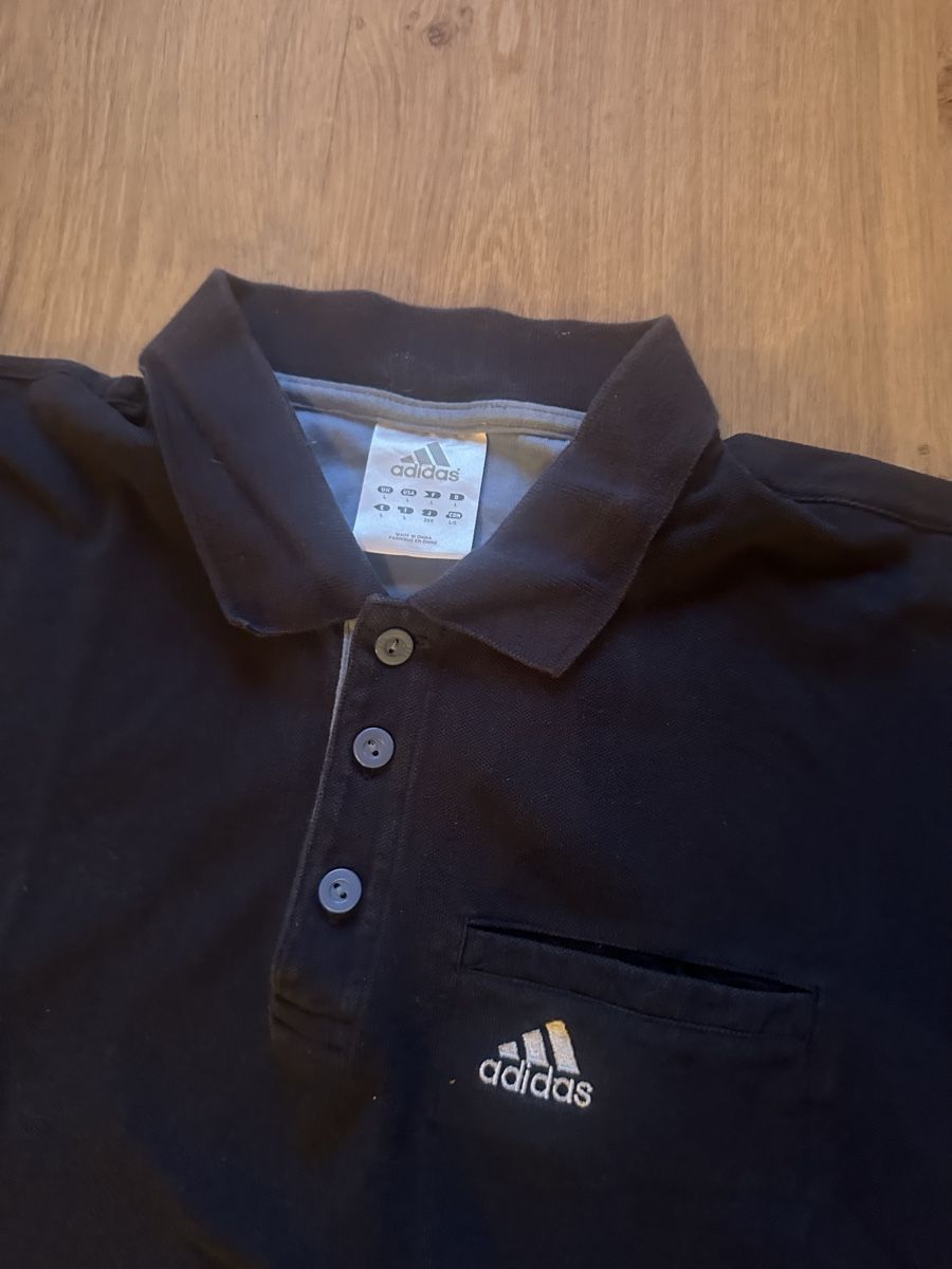 Adidas Magliette Polo: Vintage Polohemd Adidas dunkelblau  – Usato da Visperterminen venduto da manunik 1