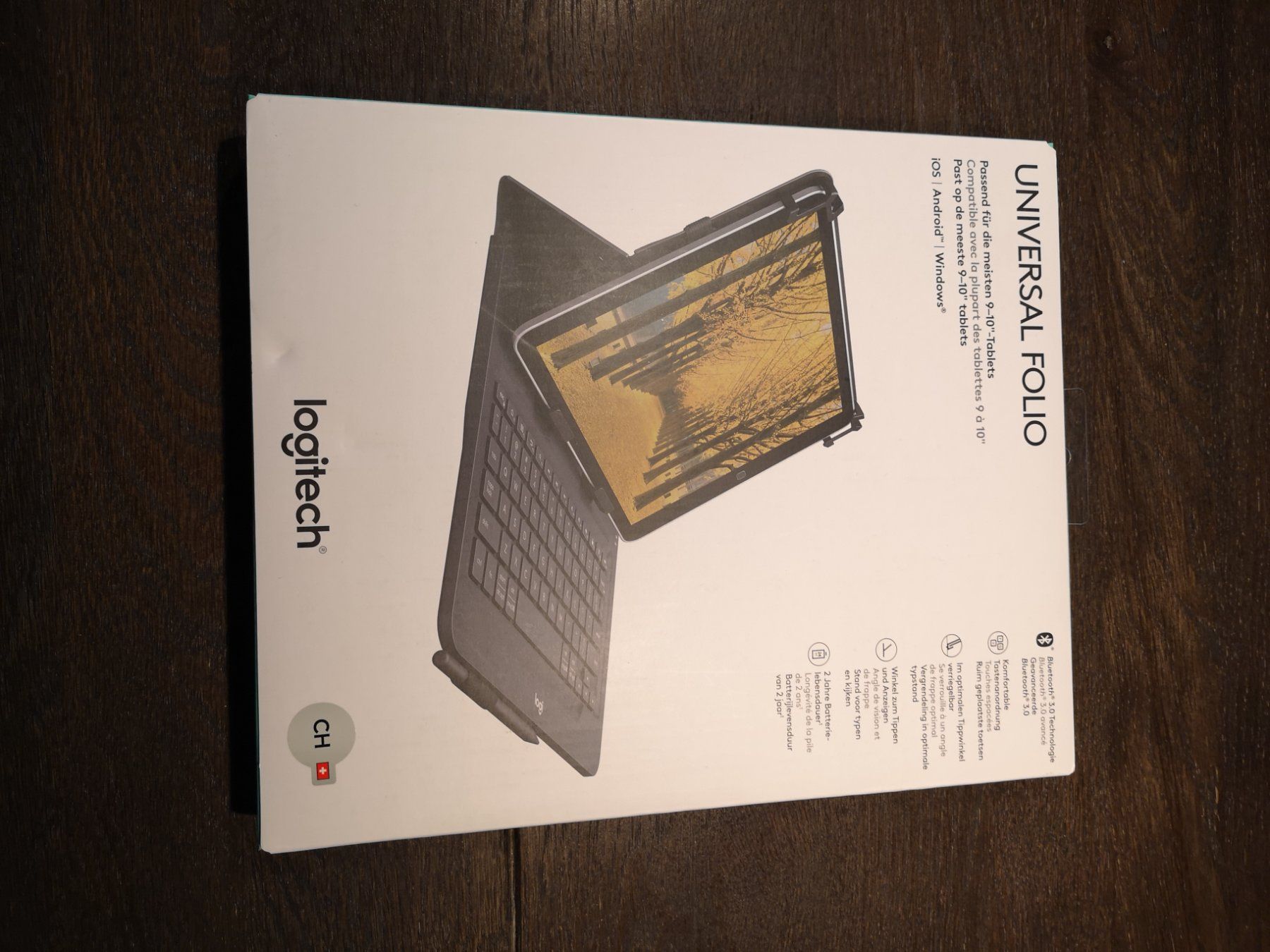 Logitech Tastaturen: Logitech Universal Folio Tablet Keyboard – Gebraucht aus Zürich von  1