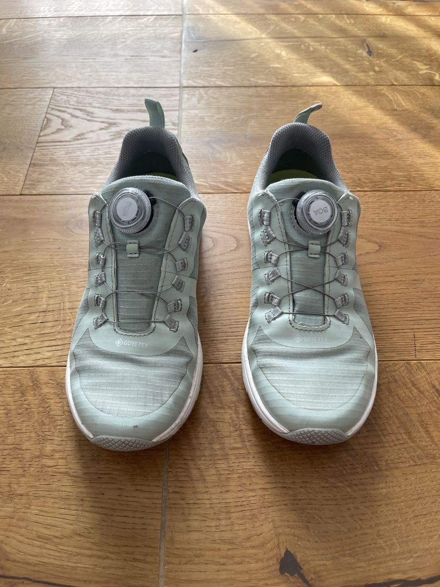 Scarpe per ragazze: Wasserdichter Sneaker von Vado – Usato da Gerlikon venduto da Ensanada
