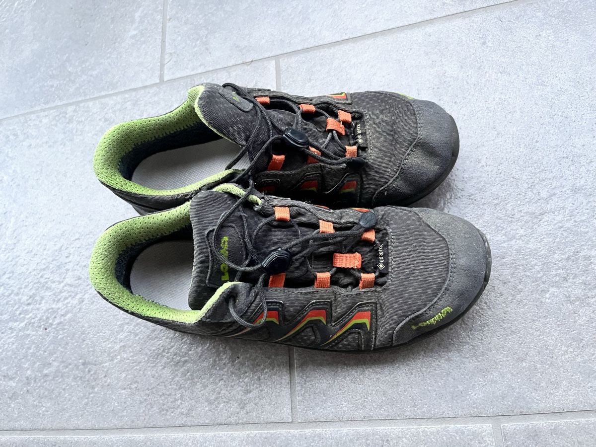 Lowa Chaussures garçon: Lowa Trekkingschuhe 37 – D'occasion à Wil ZH par Wonderwoman76