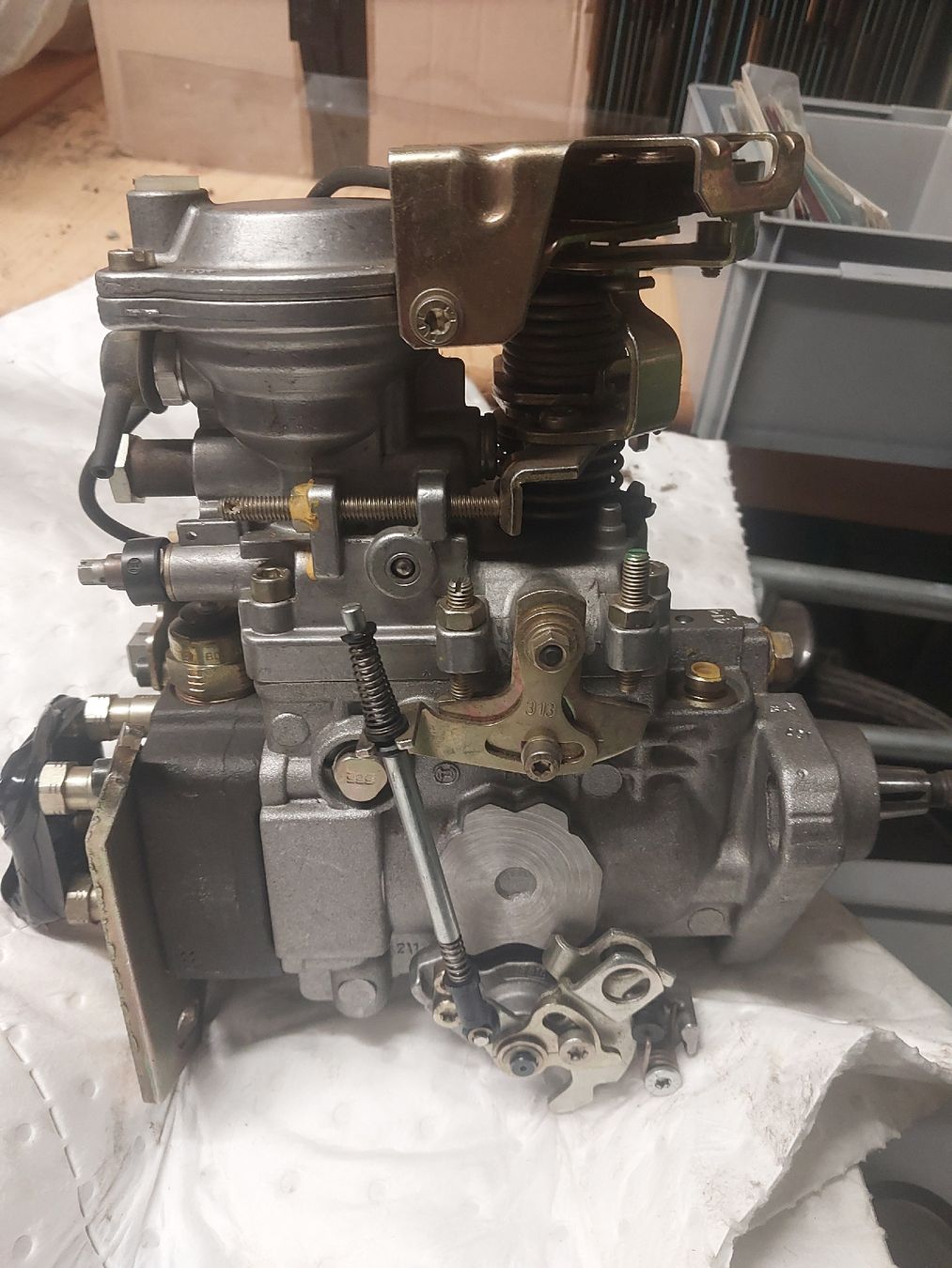 VW Tutti pezzi di ricambio auto: Einspritzpumpe VW Golf III 1.9TD – Usato da Lienz venduto da Nauer79 1