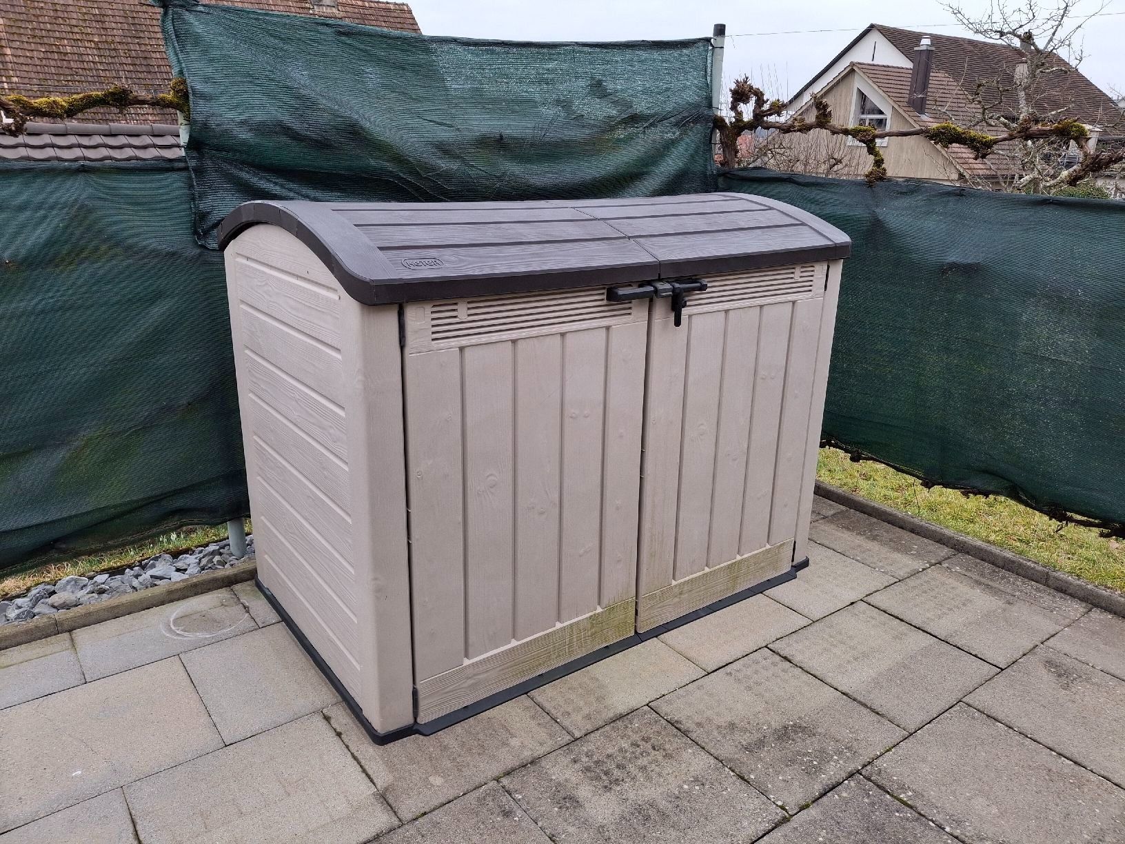 Keter Coffres de rangement: Keter Gartenbox Kunststoff beige – Défectueux à Stäfa par Weitsicht2020
