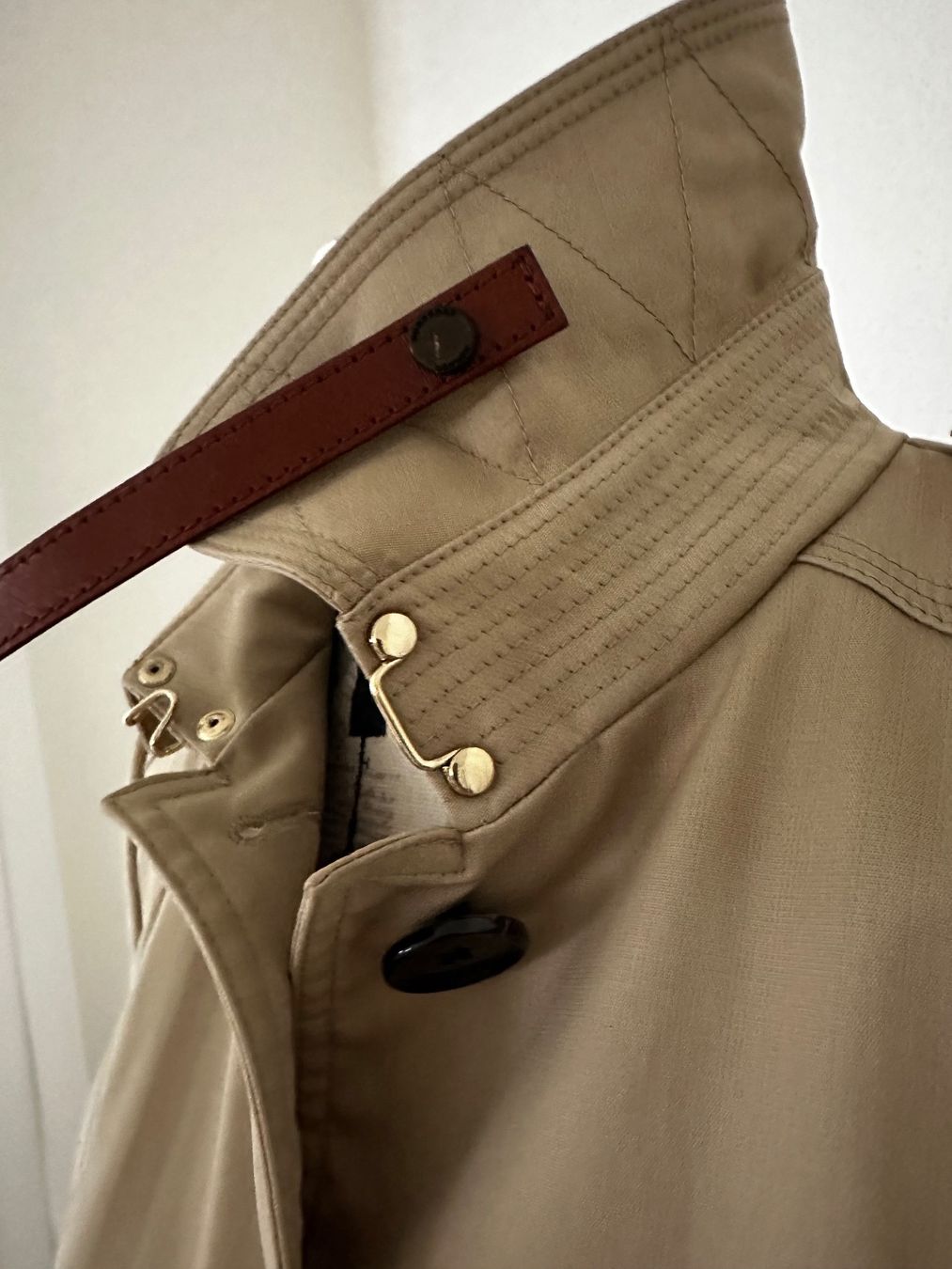 Burberry Cappotti: Burberry Trenchcoat Grosse 38 – Nuovo (secondo la descrizione) da Alpnach Dorf venduto da ljusja 7