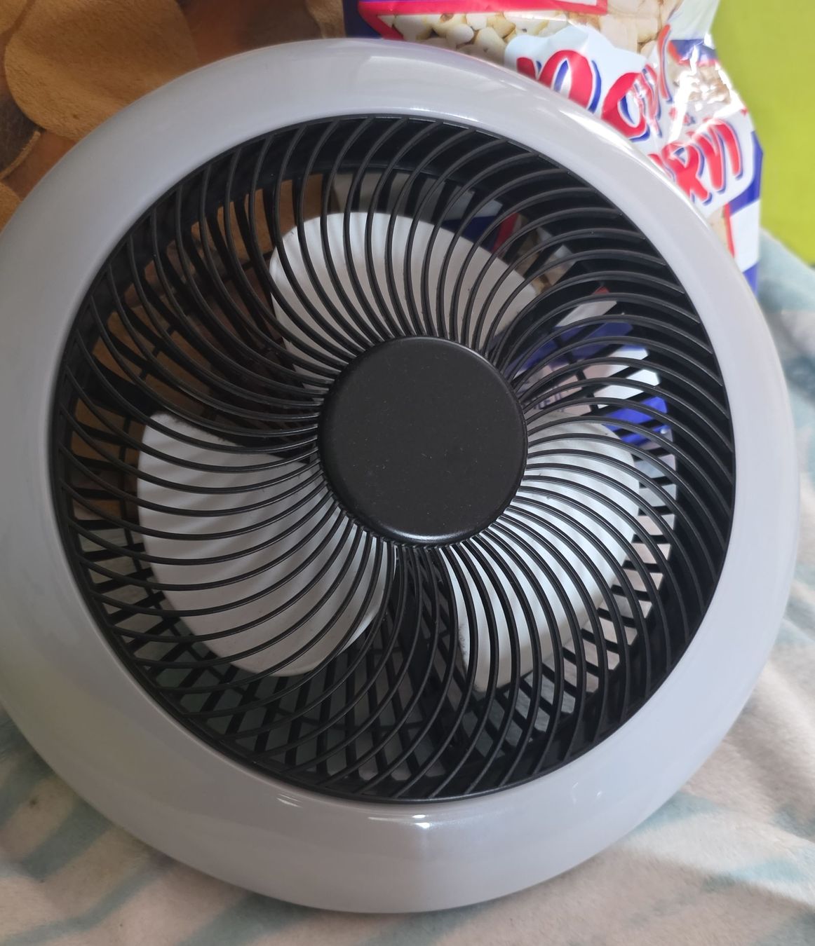 Ventilatori: Tischventilator rund grau Gebraucht – Nuovo (secondo la descrizione) da Zürich venduto da rene_2025