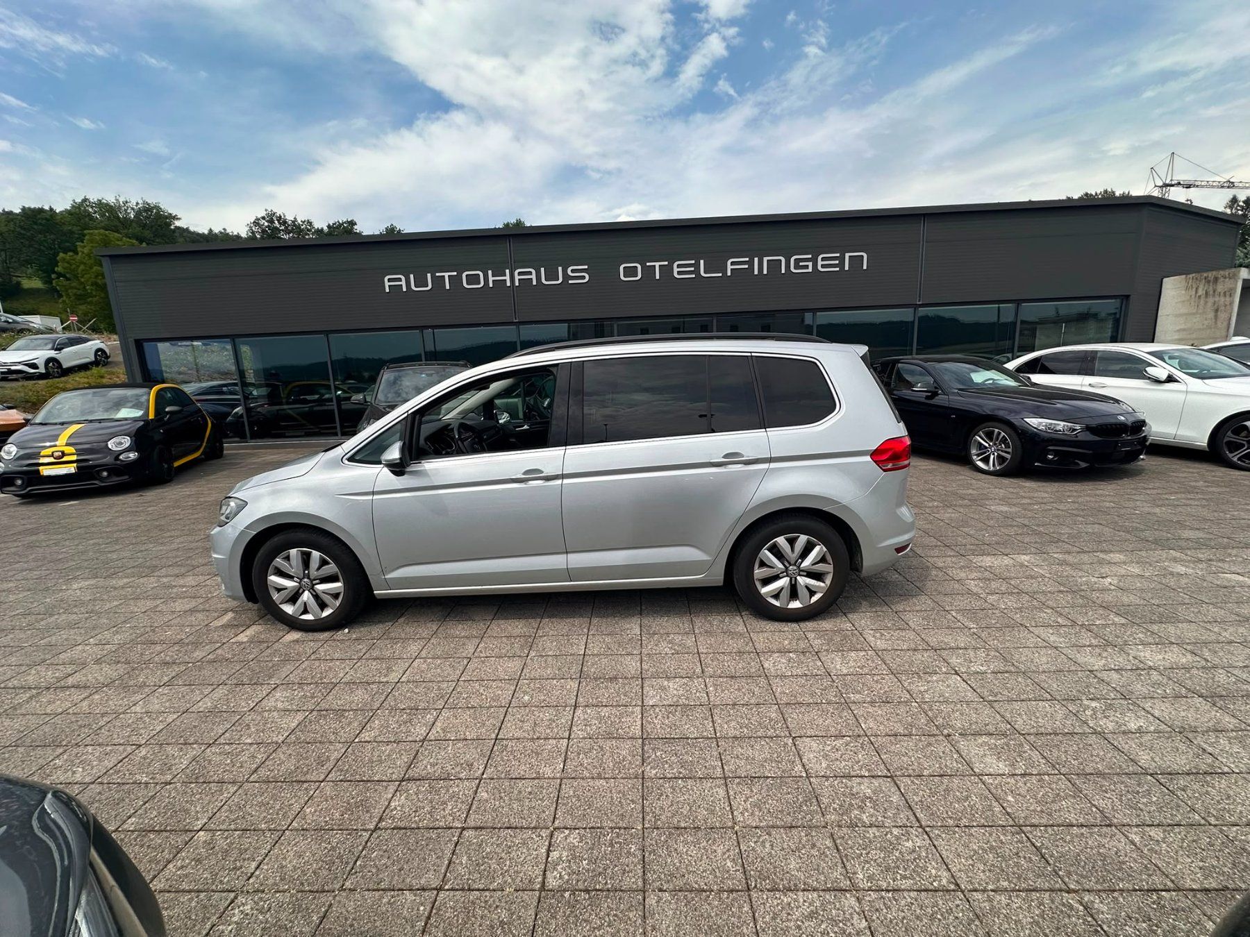 VW Automobili: VW Touran 1.6TDI – Usato da Otelfingen venduto da hof74 1