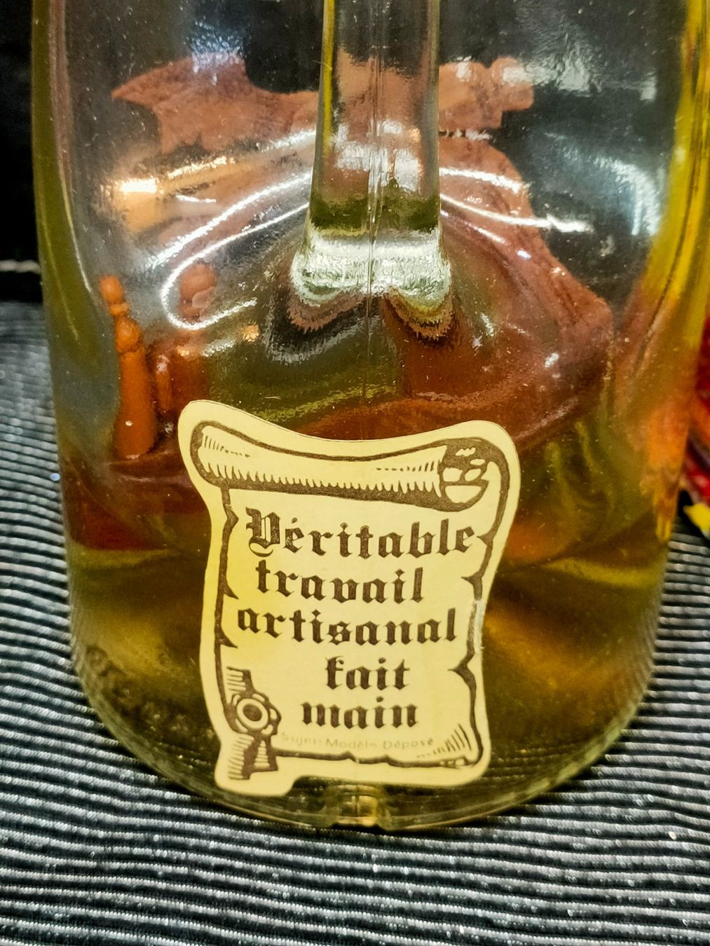 Spirituosen: LOT 4 BOUTEILLES ENTAMÉ ET VIDES – Gebraucht aus Genève von Leboucheoreilles 5