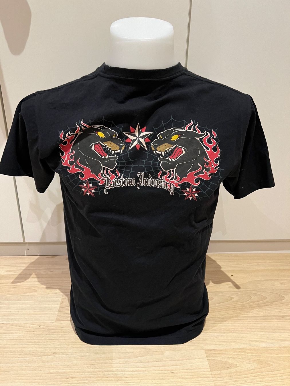 T-shirt: Tshirt Kustom Industry GR.M NEU – Nuovo e nell'imballaggio originale da Schindellegi venduto da netcrack13