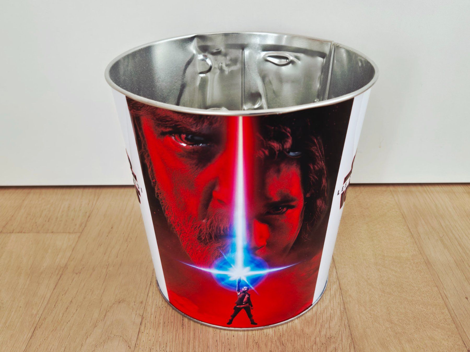 Star Wars Bucket PopCorn Collector (Neuf (Voir description)) à Riddes ...