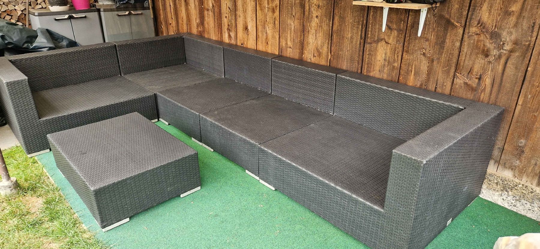 Sedie a sdraio: Polyrattan Lounge Sitzgruppe mit Tisch dunkelgrau – Usato da Oberentfelden venduto da Rstoller