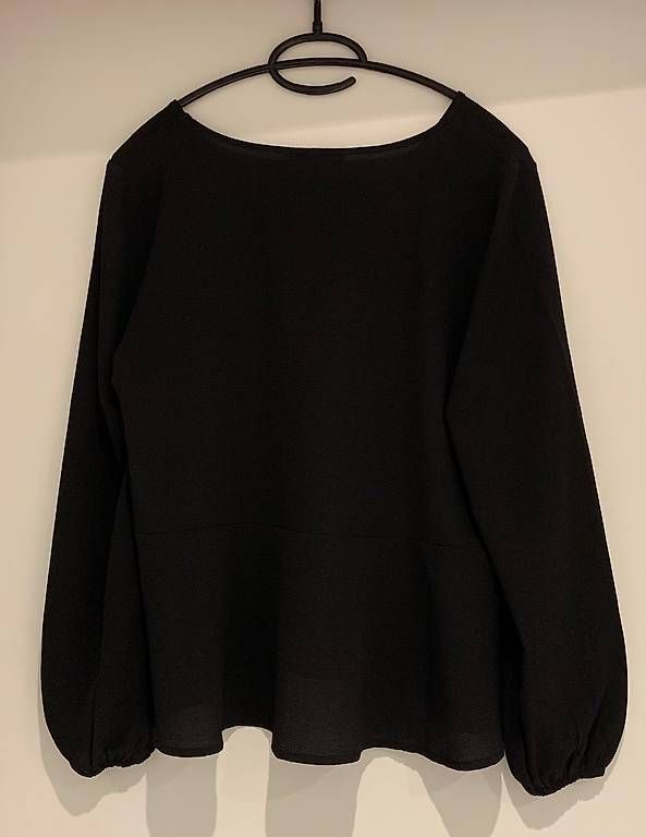 Blusen: Only, Schwarze Bluse, Grösse 34, Neuwertig! – Gebraucht aus Stans von carina_123 1