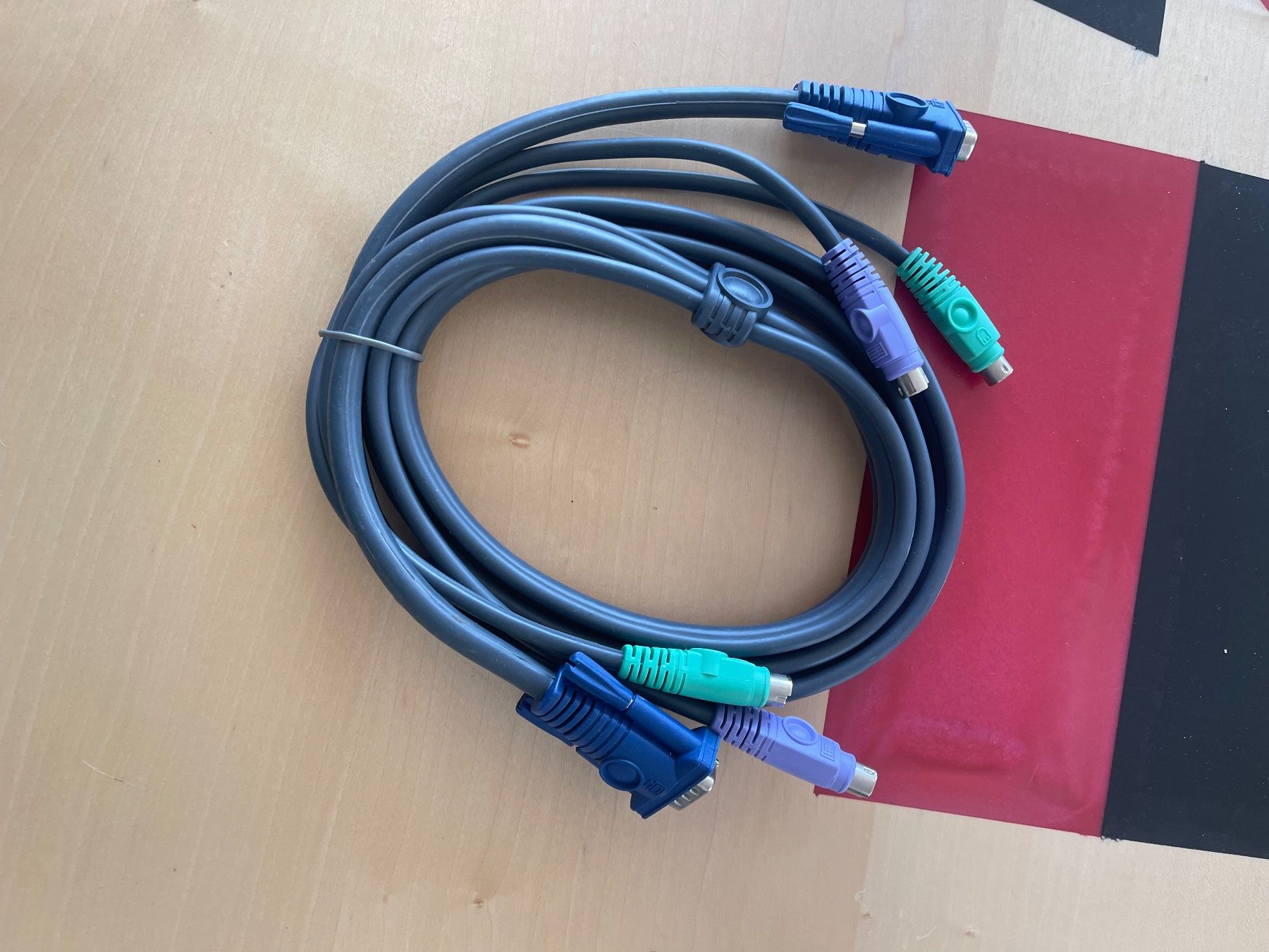 Kabel: KVM SWITCH KABEL – Gebraucht aus Wängi von Bmo