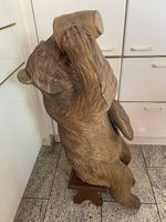 Riesiger geschnitzter trinkender Bär wohl Brienz