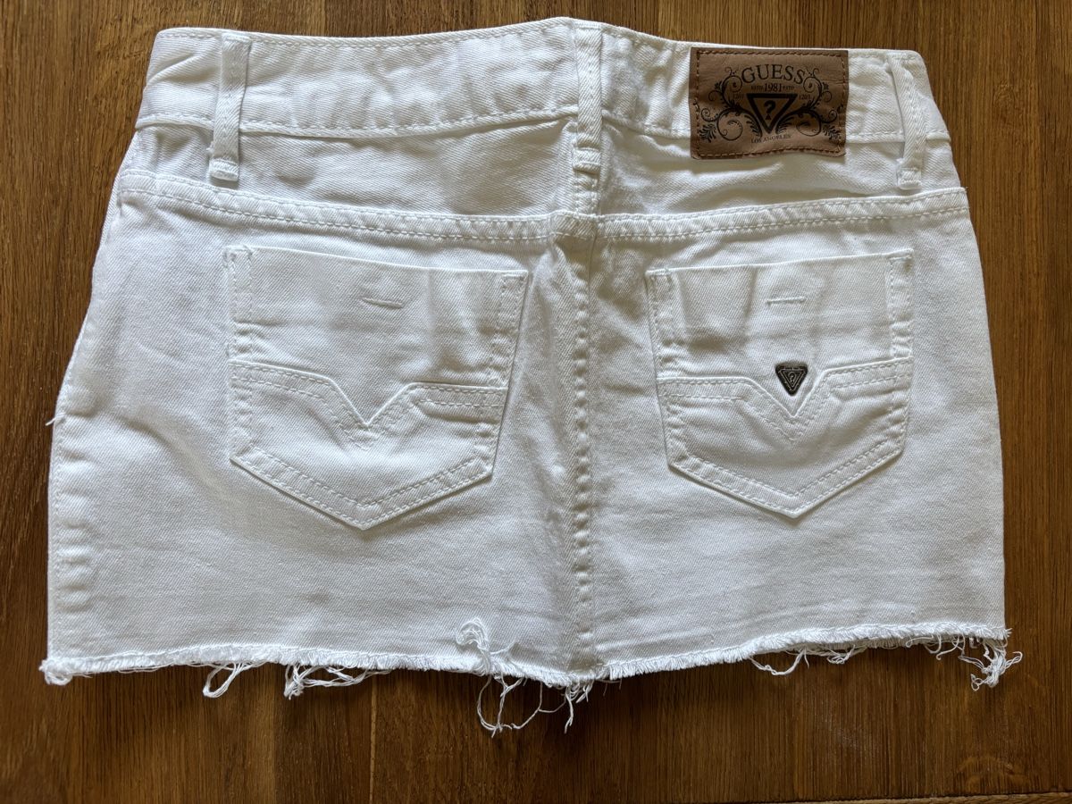 Guess Jupes: Guess Minirock Gr 25 – D'occasion à Malters par 100290 1
