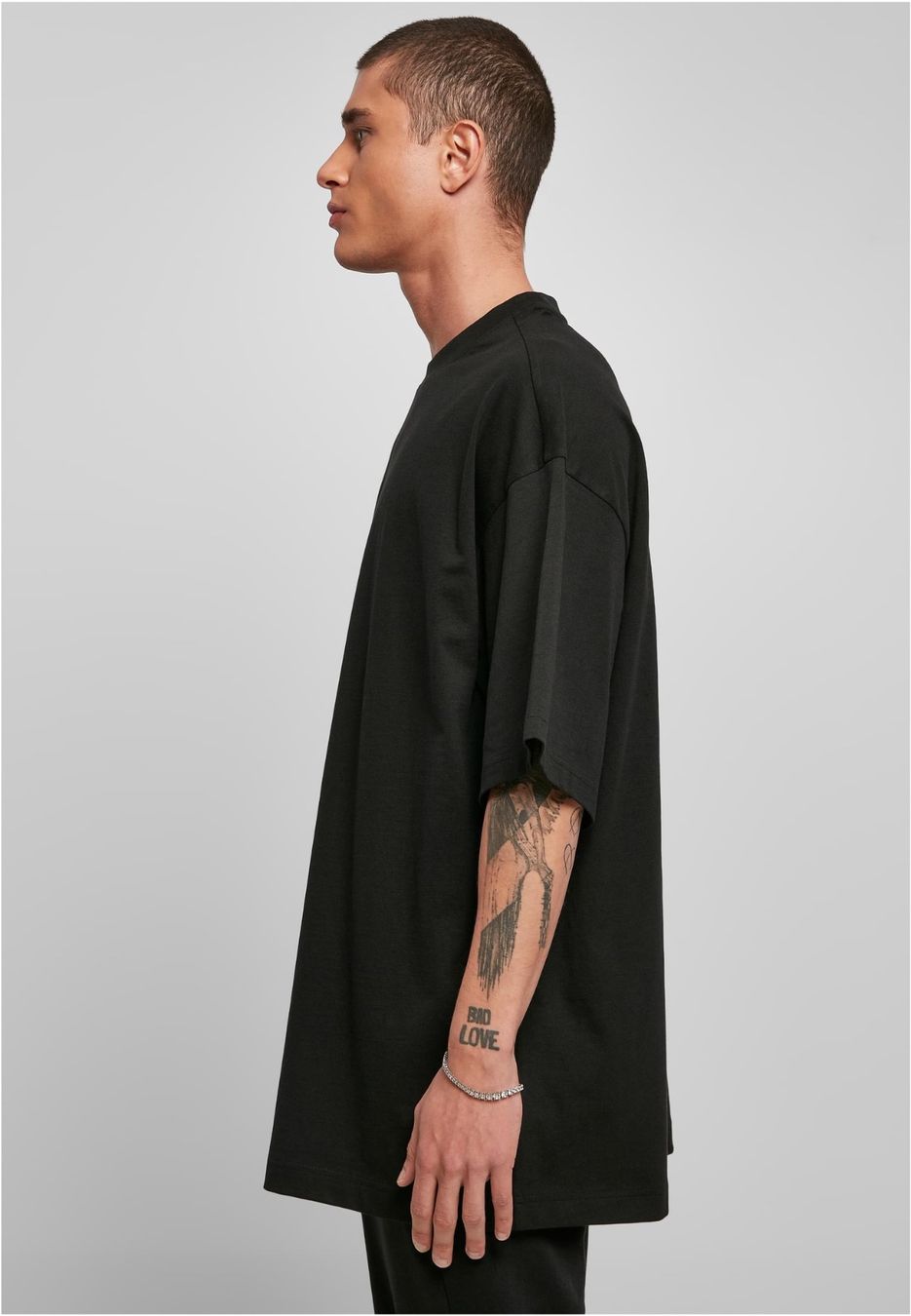 T-Shirts: UGi BIGY Tee - Oversize Tee - Schwarz – Neu und originalverpackt aus Regensdorf von StyleTown 2