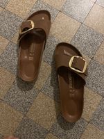Birkenstock braun Leder mit goldiger Schnalle