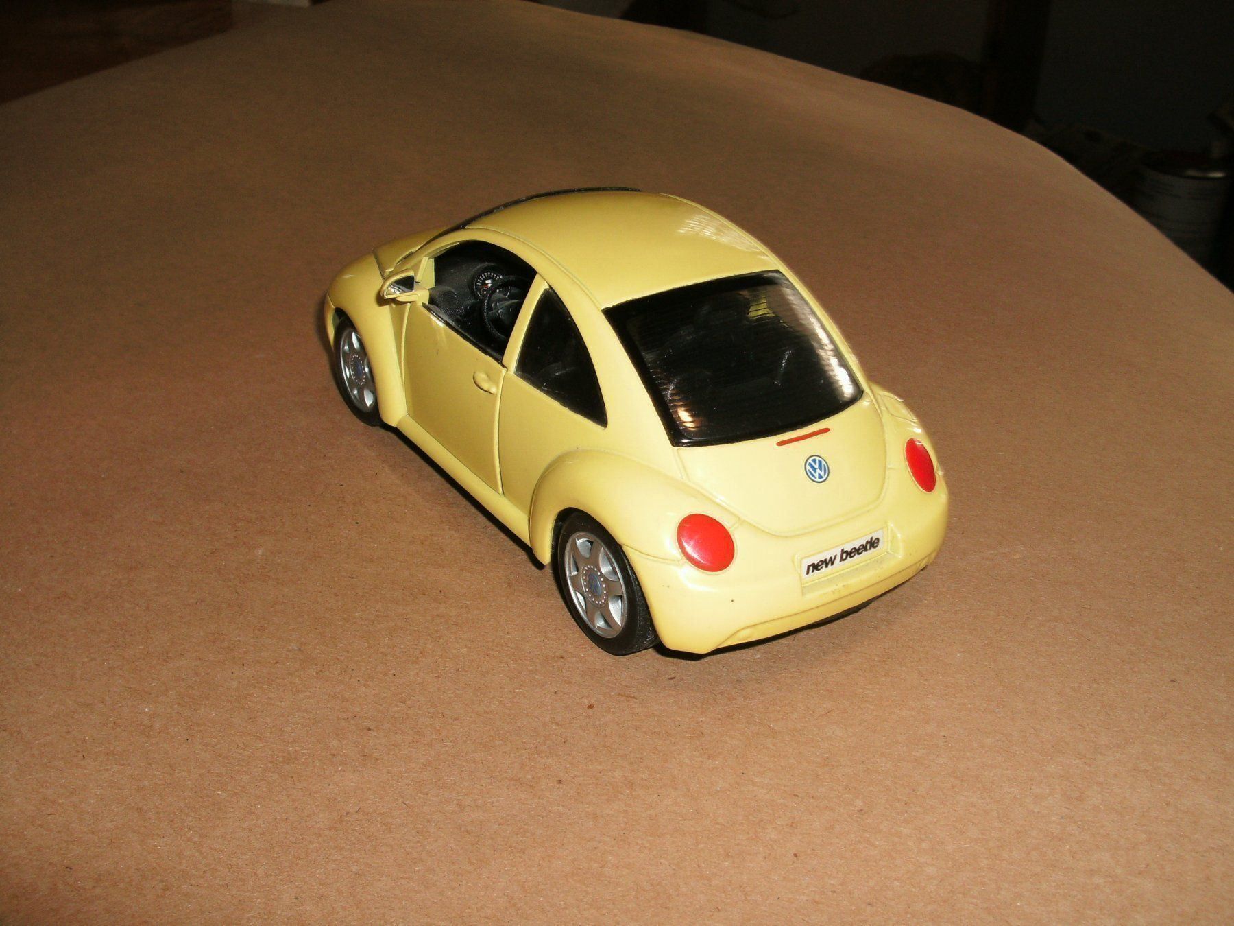 Volkswagen Modellini d'auto: VW Beetle, 17cm lang – Usato da Aarburg venduto da zumzeus 1