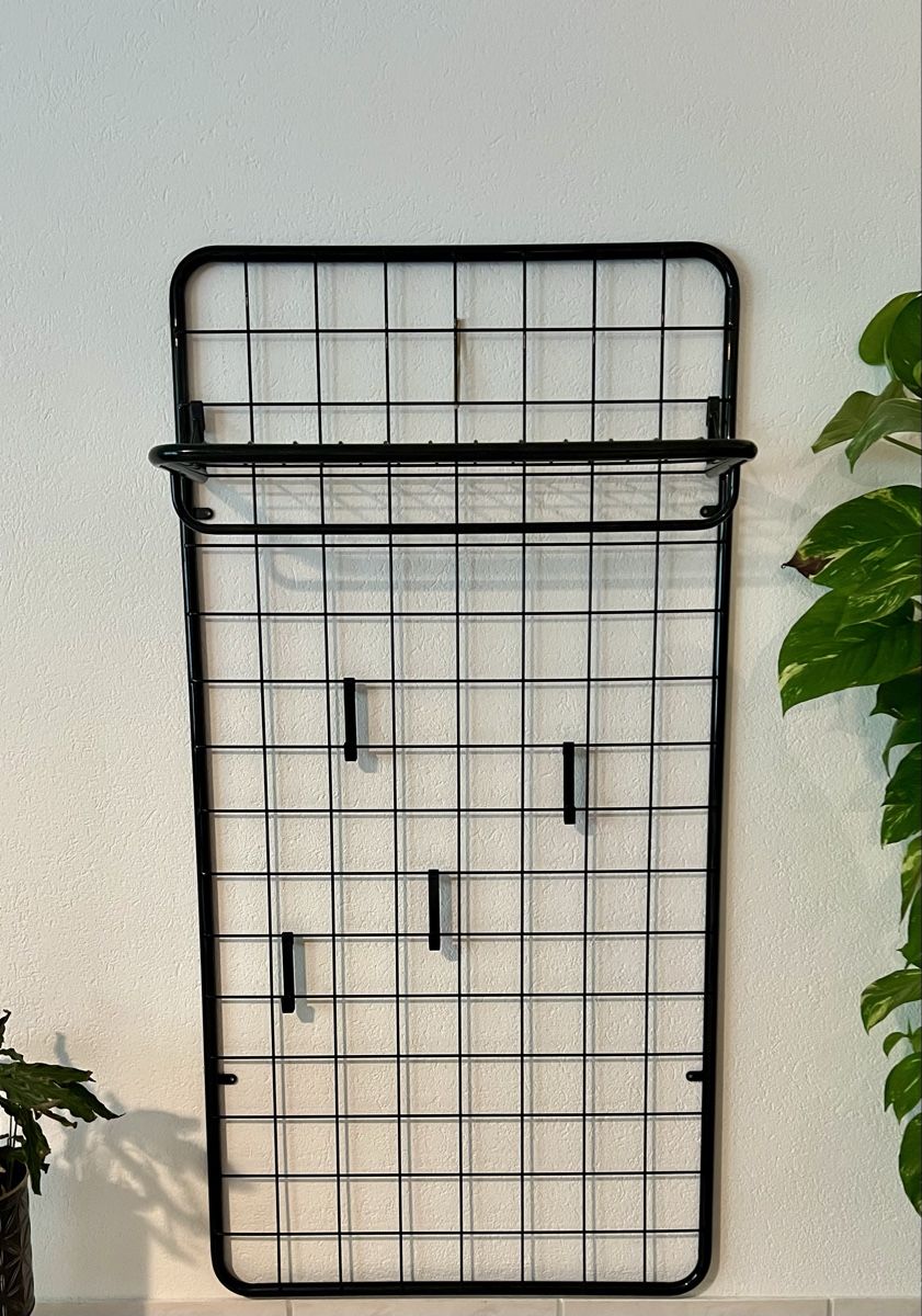 String Guardaroba: Vintage String Metall Garderobe mit Hutablage  – Usato da Hunzenschwil venduto da Madachica 5